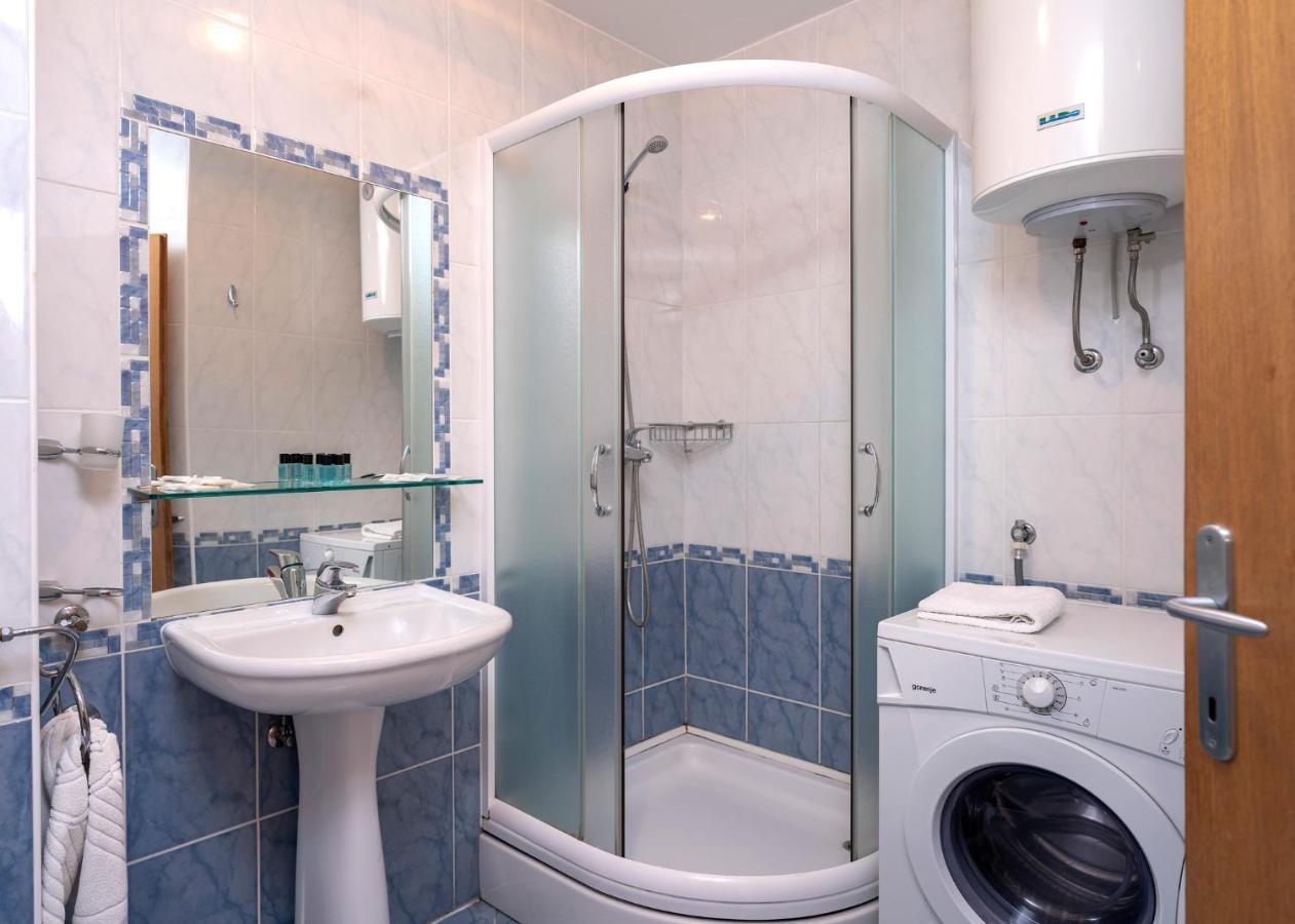 Villa Dalmatia Apartments Бол Экстерьер фото