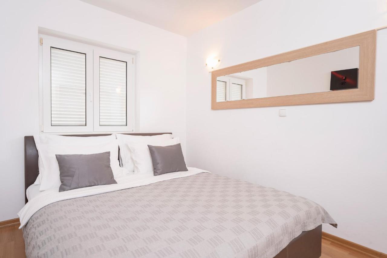 Villa Dalmatia Apartments Бол Экстерьер фото